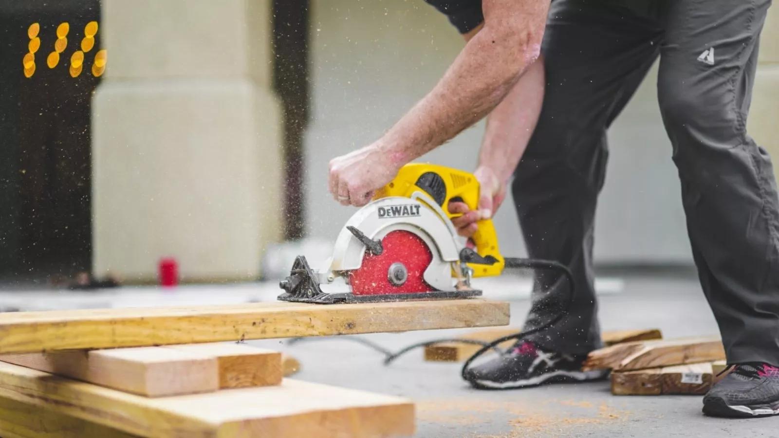 Choosing the Best Work Boots for Electricians